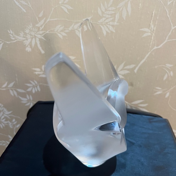 Lalique 🇫🇷Frosted Crystal 12258 Sylvie Doves Vase - Picture 3 of 11